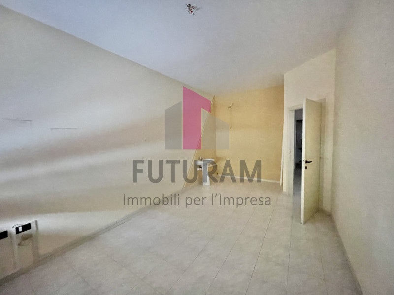 SARCEDO - 15FIL - PER INFO 0444/310220

Se stai cercando un ufficio luminoso e versatile a Sarced...