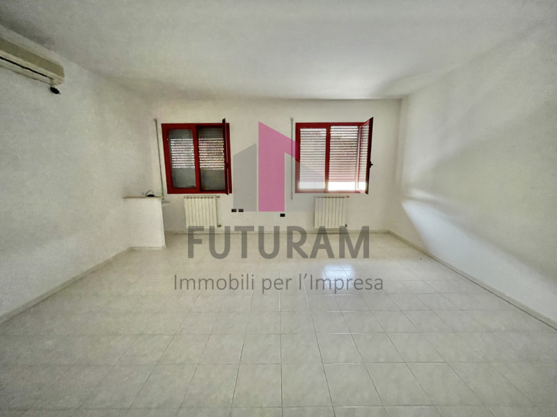 SARCEDO - 15FIL - PER INFO 0444/310220

Se stai cercando un ufficio luminoso e versatile a Sarced...