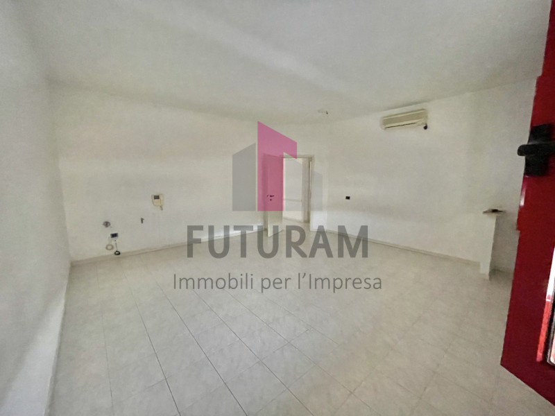 SARCEDO - 15FIL - PER INFO 0444/310220

Se stai cercando un ufficio luminoso e versatile a Sarced...