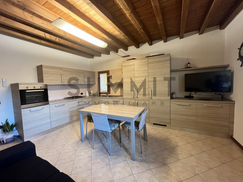 MARANO VICENTINO: In posizione tranquilla comoda al centro MINIAPPARTAMENTO al piano terra con pi...