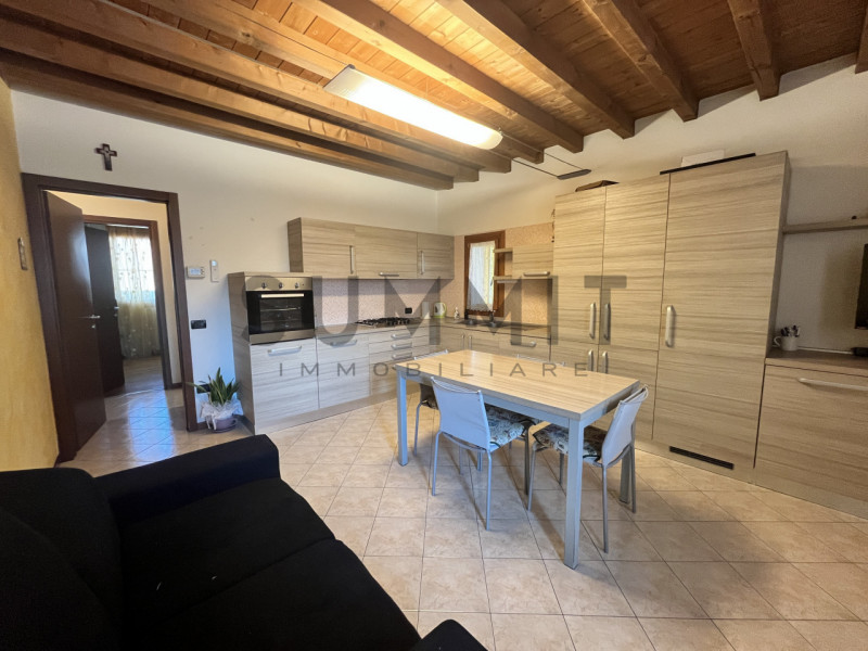 MARANO VICENTINO: In posizione tranquilla comoda al centro MINIAPPARTAMENTO al piano terra con pi...