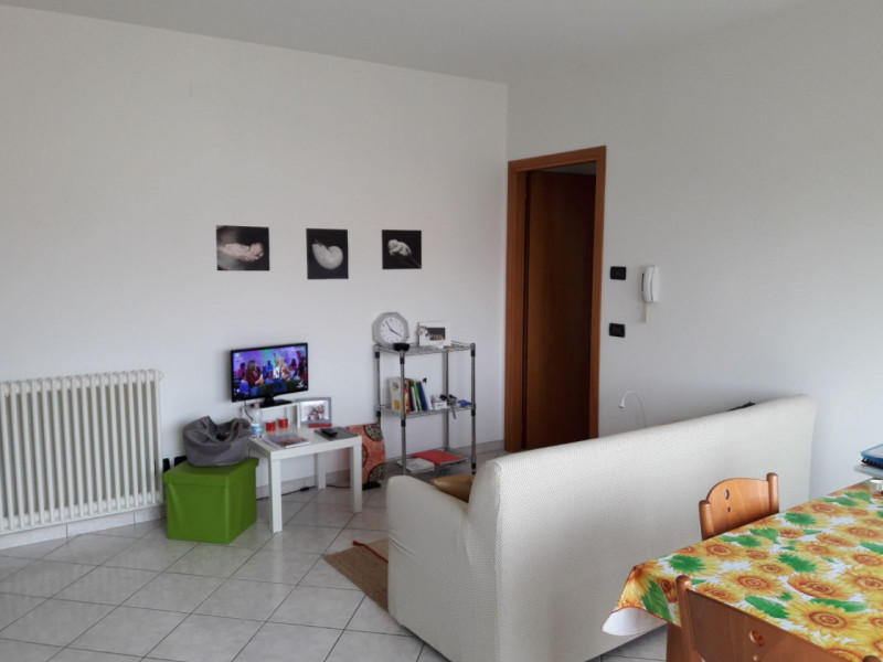 A pochi passi dal Duomo di Monselice, nel cuore pulsante del centro storico, proponiamo in vendit...