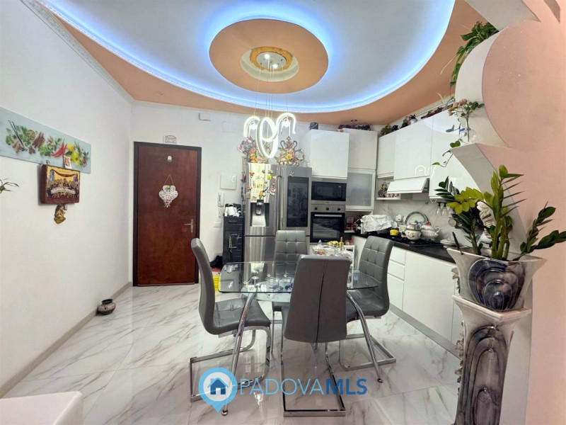 Immobile in esclusiva al Gruppo Padova MLS

In zona Arcella – San Carlo, a Padova, proponiamo in ...