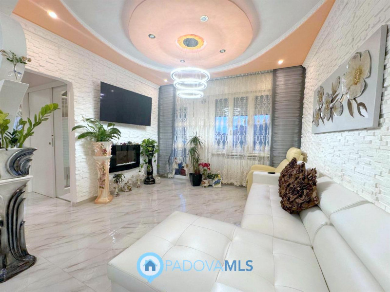 Immobile in esclusiva al Gruppo Padova MLS

In zona Arcella – San Carlo, a Padova, proponiamo in ...