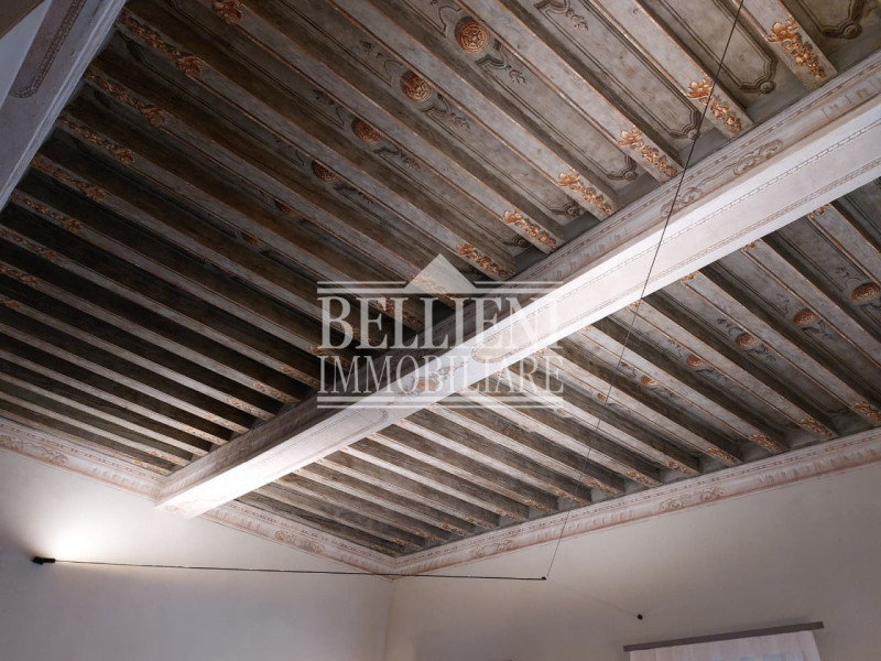 PONTE DEGLI ANGELI: In un contesto di assoluto prestigio, all'interno di un palazzo del 1820 real...