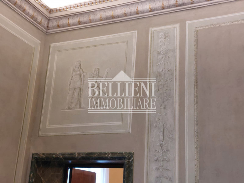 PONTE DEGLI ANGELI: In un contesto di assoluto prestigio, all'interno di un palazzo del 1820 real...