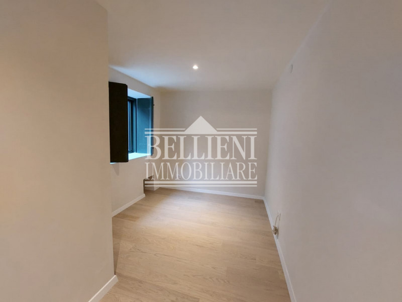 PONTE DEGLI ANGELI: In un contesto di assoluto prestigio, all'interno di un palazzo del 1820 real...