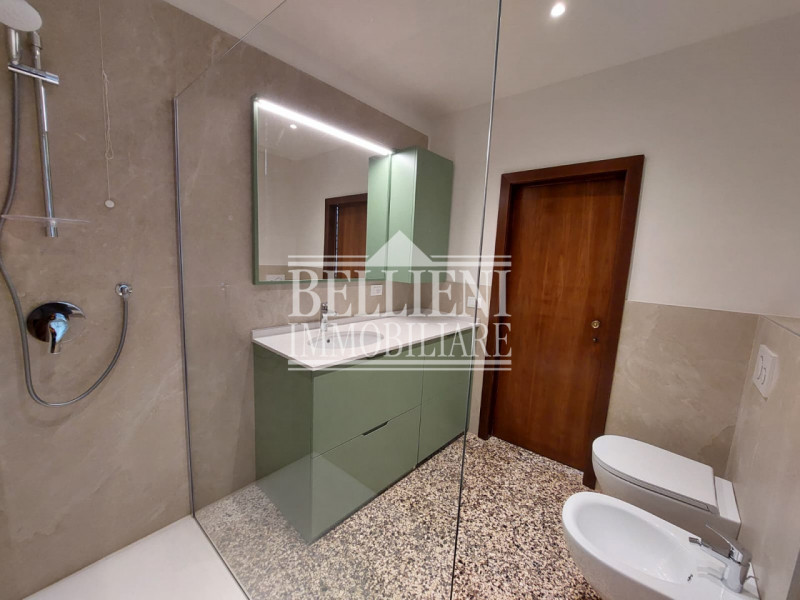 PONTE DEGLI ANGELI: In un contesto di assoluto prestigio, all'interno di un palazzo del 1820 real...