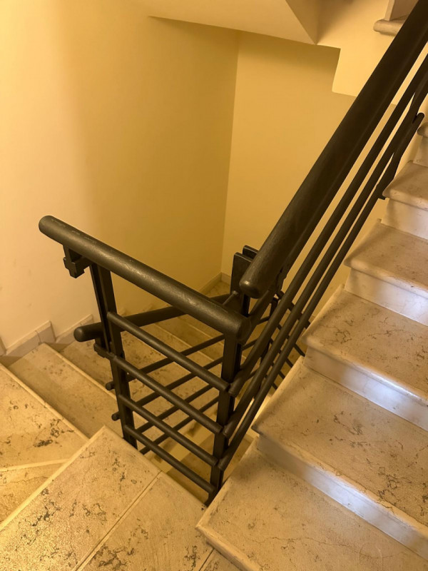 Situato in centro storico a Bassano del Grappa, ufficio al piano secondo composto da ingresso, du...