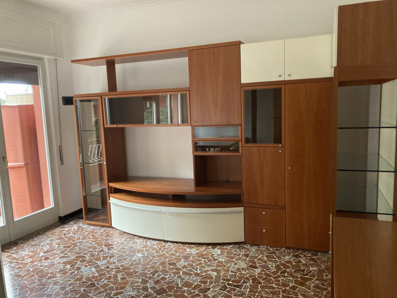 Vicenza, zona ponte Pusterla, appartamento al piano bicamere al piano 3° composto da: cucina sepa...