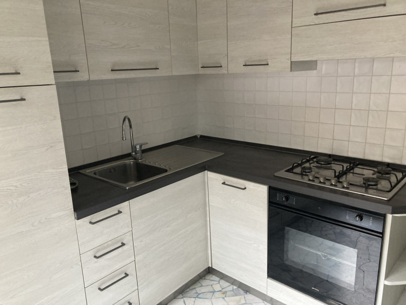 Vicenza, zona ponte Pusterla, appartamento al piano bicamere al piano 3° composto da: cucina sepa...