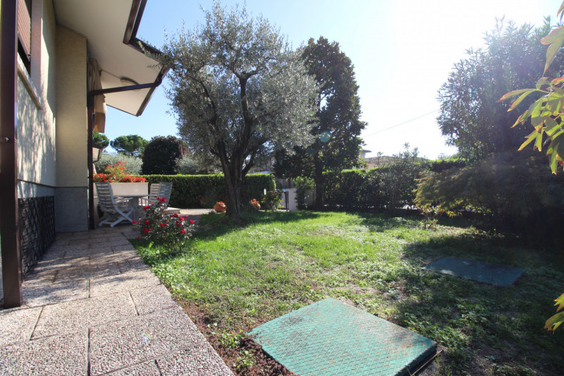 THIENE – bifamiliare su lotto di 600 mq. € 278.000,00

Via San Giorgio 5

Trattativa Unica immobi...