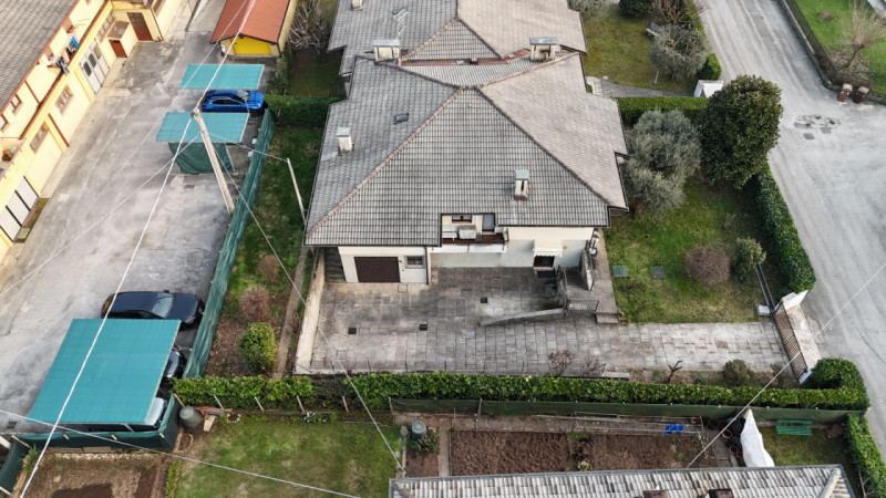 THIENE – bifamiliare su lotto di 600 mq. € 278.000,00

21.03.2026 OPEN HOUSE DAY dalle 10.30 alle...