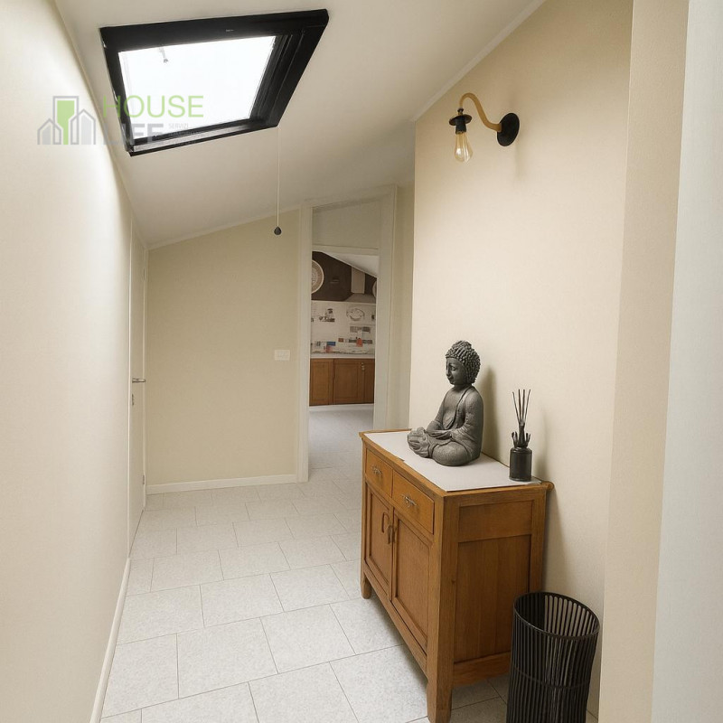 TORREBELVICINO: APPARTAMENTO TRILOCALE MANSARDATO posto al secondo piano composto da zona giorno ...