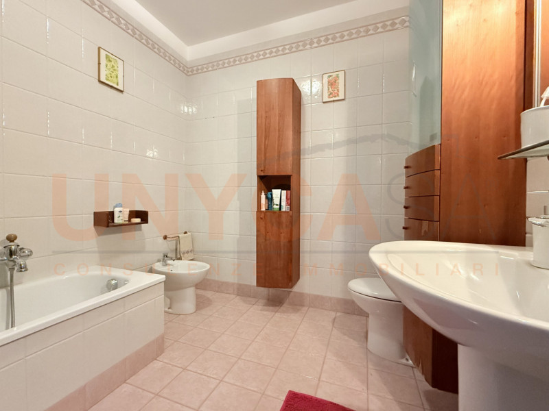 RUBANO: proponiamo appartamento situato al secondo piano di una palazzina dotata di ascensore, ne...