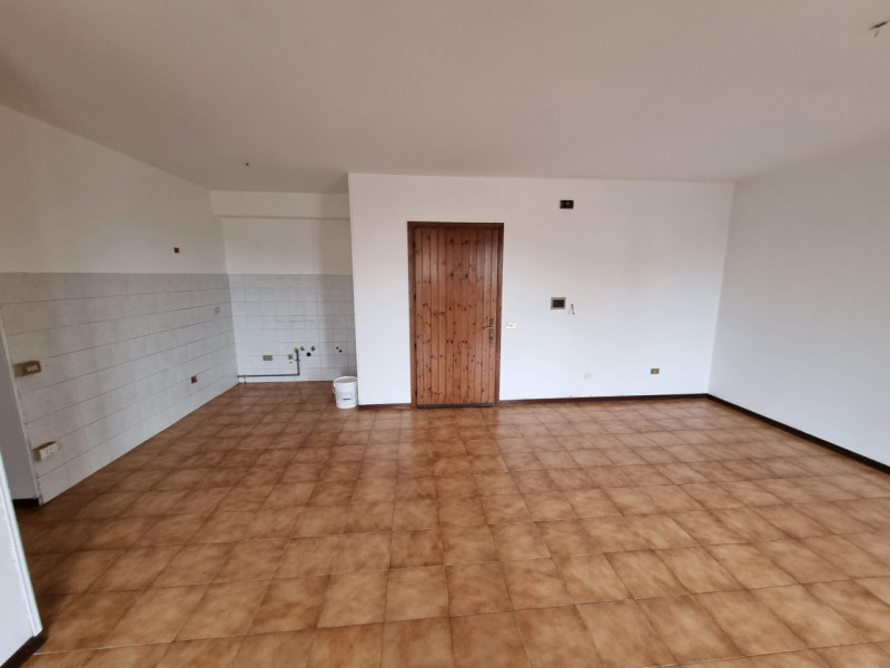 Albettone (VI), Frazione di Lovolo, proponiamo in Vendita Spazioso Appartamento al piano rialzato...