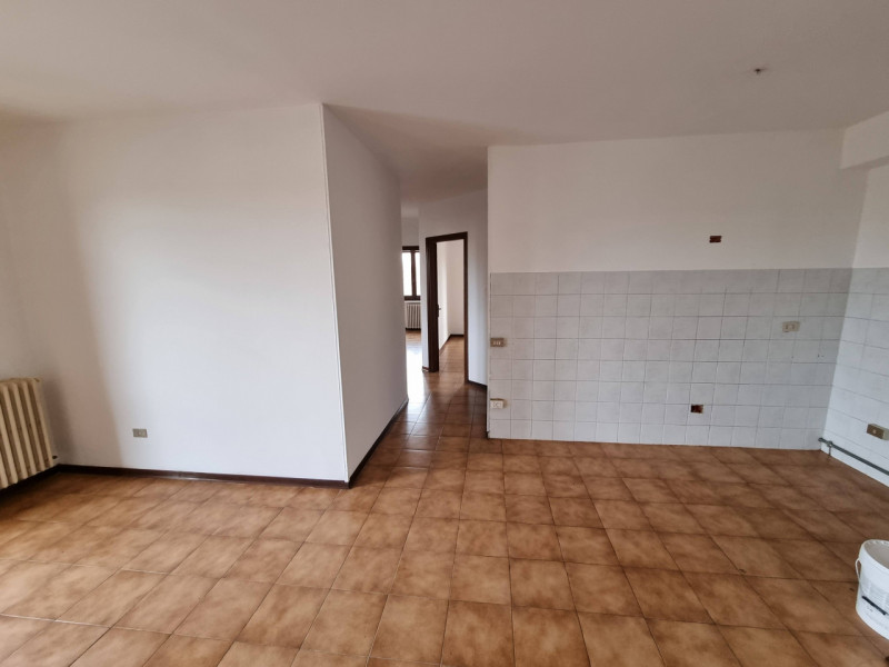 Albettone (VI), Frazione di Lovolo, proponiamo in Vendita Spazioso Appartamento al piano rialzato...