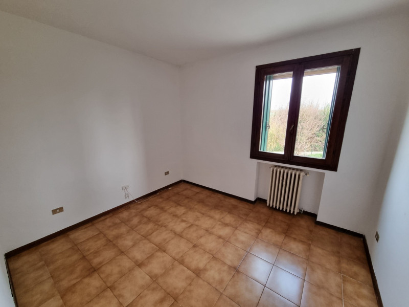 Albettone (VI), Frazione di Lovolo, proponiamo in Vendita Spazioso Appartamento al piano rialzato...