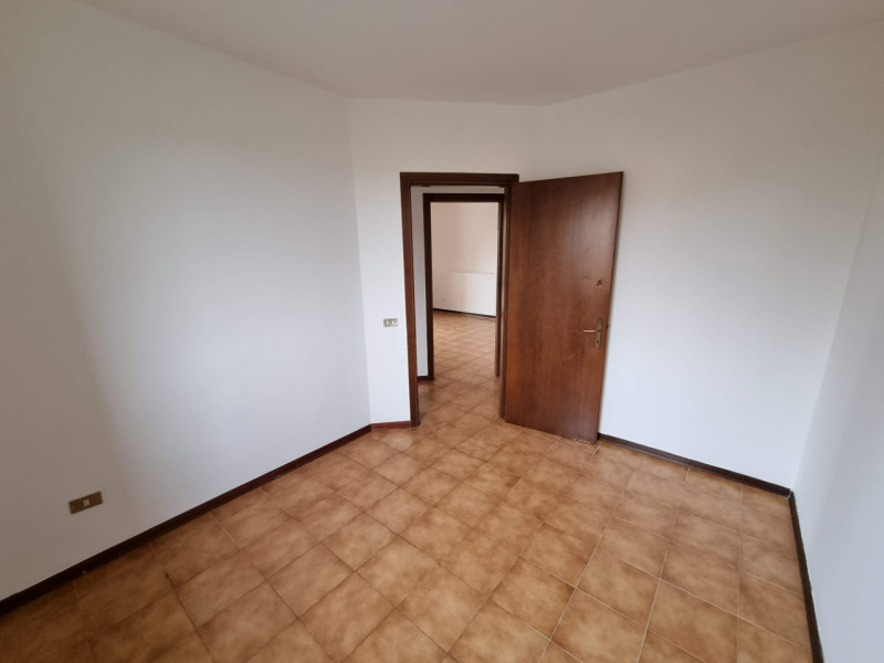 Albettone (VI), Frazione di Lovolo, proponiamo in Vendita Spazioso Appartamento al piano rialzato...