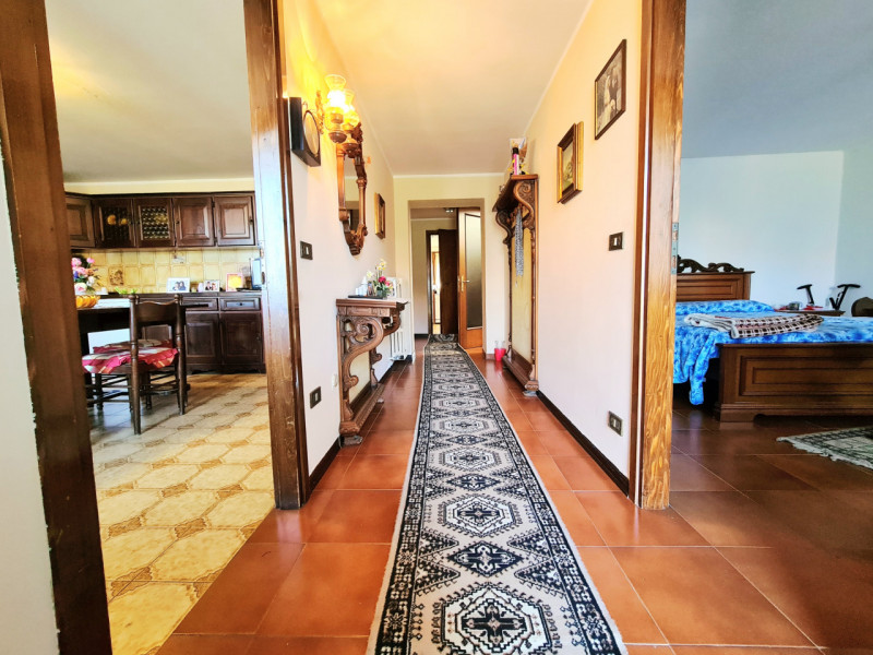 Proponiamo in vendita a Vò, nella tranquilla zona di Cortelà, un'imperdibile abitazione rustica d...