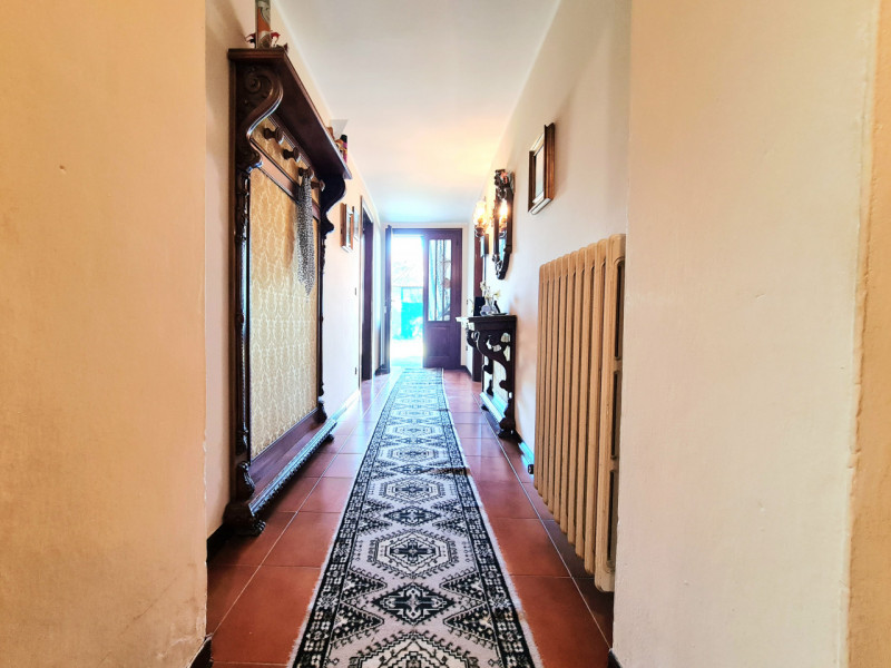 Proponiamo in vendita a Vò, nella tranquilla zona di Cortelà, un'imperdibile abitazione rustica d...