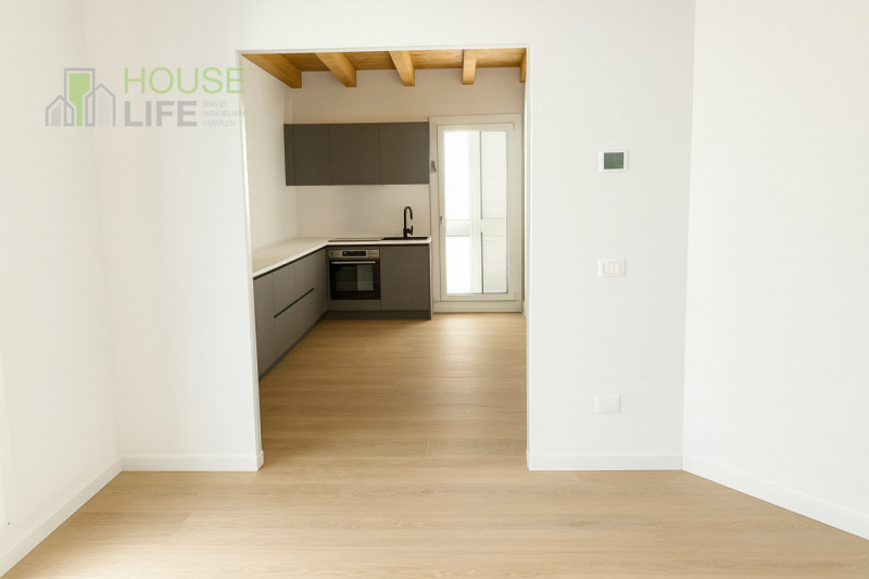 LIMITROFI DI THIENE: a 2 minuti dal paese, in una nuova ristrutturazione, APPARTAMENTO BICAMERE c...