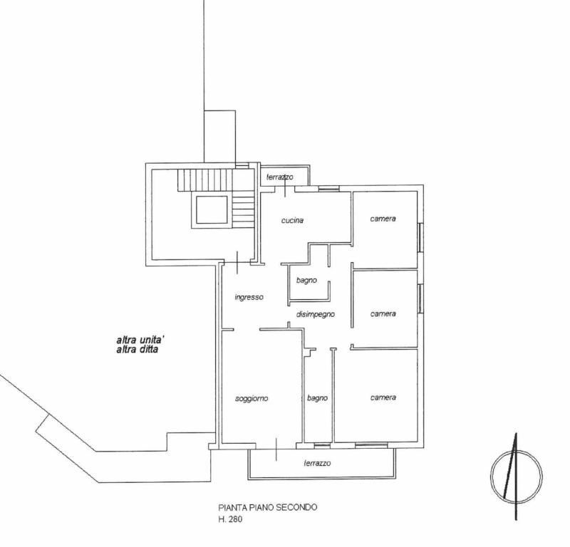 In zona centrale al paese, si propone appartamento di generose dimensioni, perfetto per famiglie ...