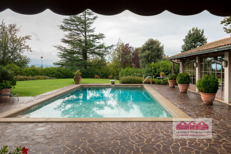ARZIGNANO: ELEGANTE VILLA SINGOLA DI LUSSO, AMPIA METRATURA CON PARCO PRIVATO RECINTATO, PISCINA ...