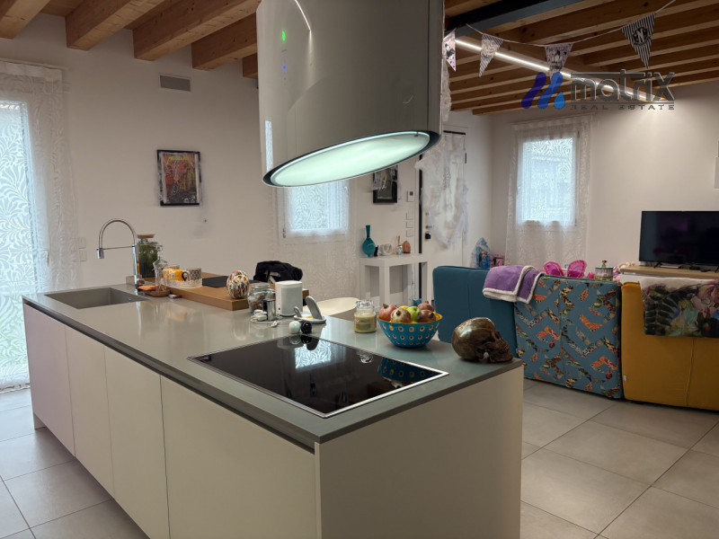 Appartamento su Quadrifamiliare Due Carrare Pd €. 264.000 Cl A4
Nella zona centrale di Due Carrar...