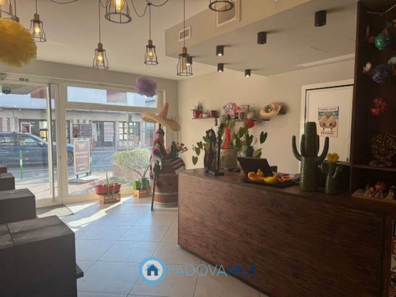 Immobile in esclusiva al Gruppo Padova MLS
Proponiamo in vendita storica attività di ristorazione...