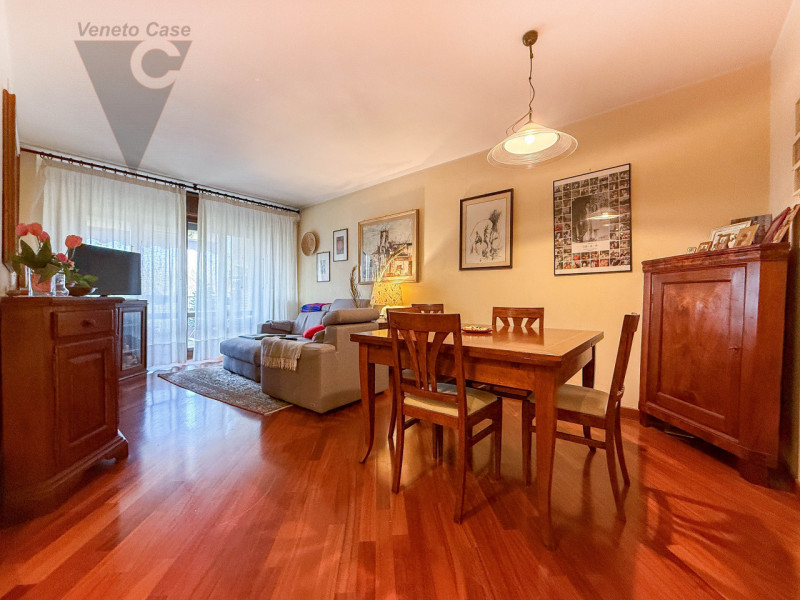 STANGA - NUDA PROPRIETA'
In un contesto residenziale signorile e tranquillo, circondato da un cur...