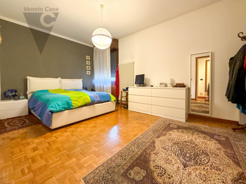 STANGA - NUDA PROPRIETA'
In un contesto residenziale signorile e tranquillo, circondato da un cur...