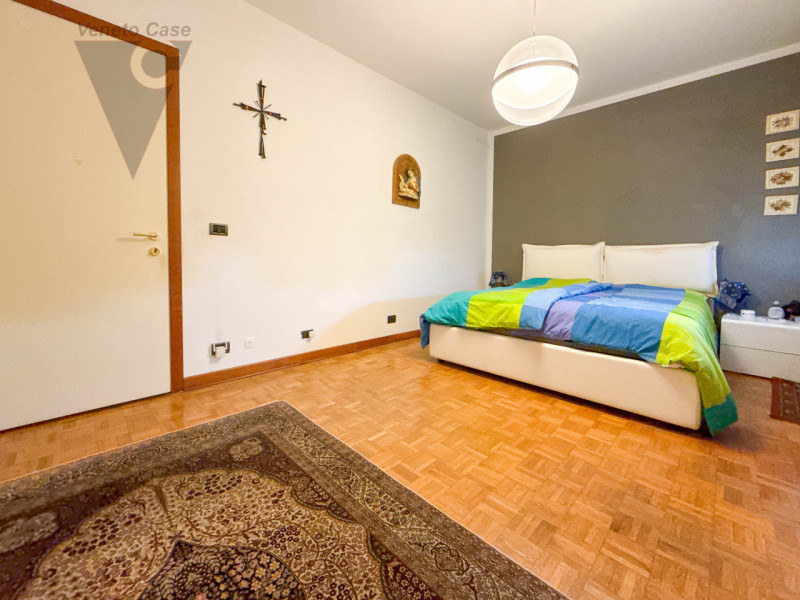 STANGA - NUDA PROPRIETA'
In un contesto residenziale signorile e tranquillo, circondato da un cur...