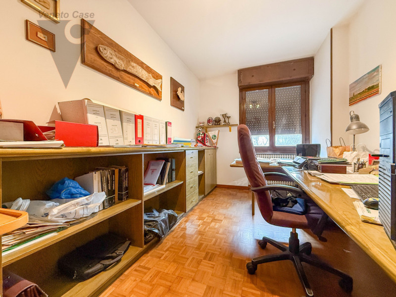 STANGA - NUDA PROPRIETA'
In un contesto residenziale signorile e tranquillo, circondato da un cur...