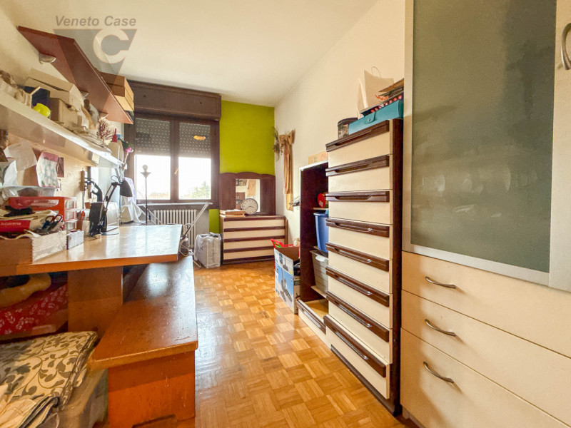 STANGA - NUDA PROPRIETA'
In un contesto residenziale signorile e tranquillo, circondato da un cur...