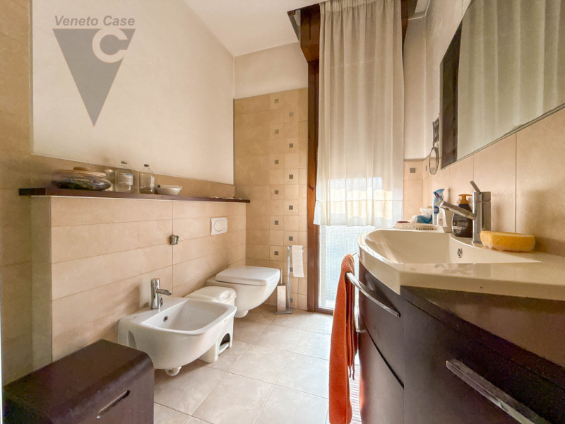 STANGA - NUDA PROPRIETA'
In un contesto residenziale signorile e tranquillo, circondato da un cur...