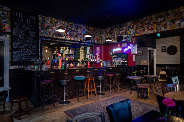 Rovolon (PD), situata in una frazione del Paese e lungo una Via ad alto passaggio di veicoli, pro...