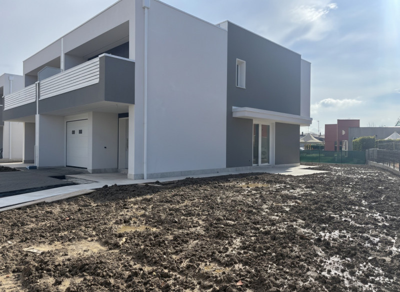 Nel cuore di Mestrino, in una zona residenziale tranquilla e al contempo comoda a tutti i servizi...