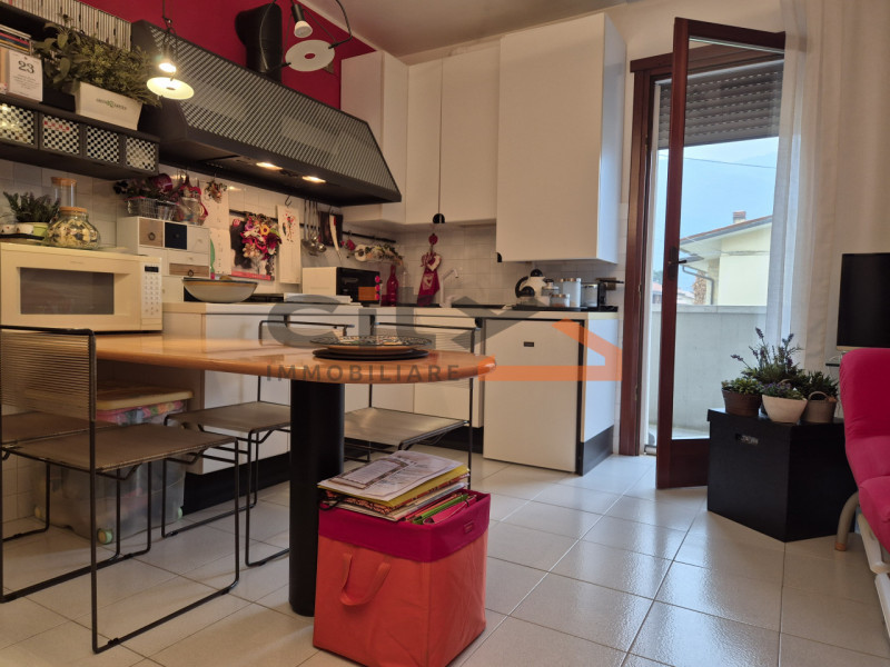 Romano d'Ezzelino - VENDIAMO MINI APPARTAMENTO ARREDATO al primo piano in contesto residenziale t...
