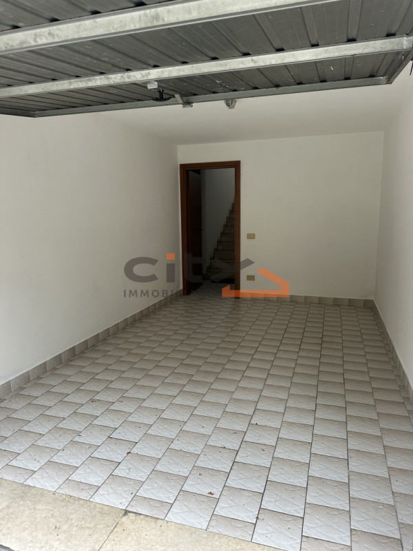 Romano d'Ezzelino - VENDIAMO MINI APPARTAMENTO ARREDATO al primo piano in contesto residenziale t...