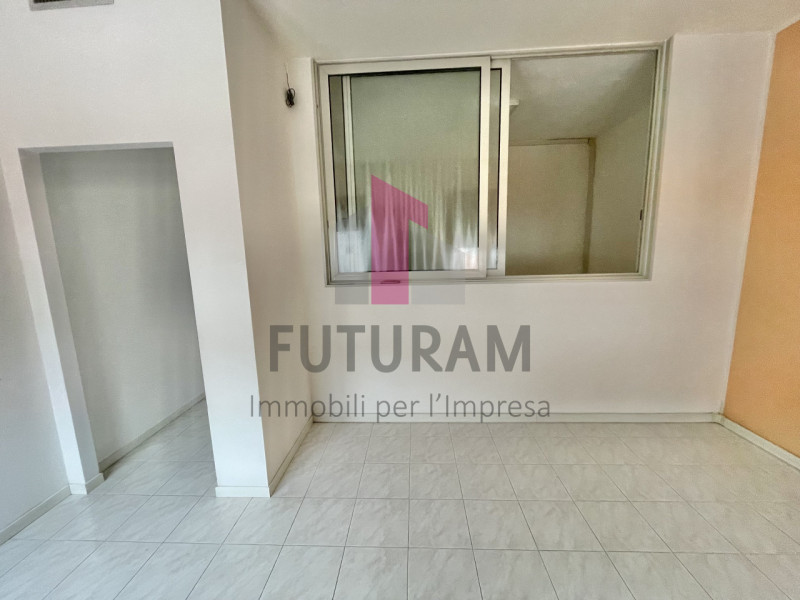 SARCEDO - 17FIL - PER INFO 0444/310220

Se stai cercando un ufficio luminoso e versatile a Sarced...