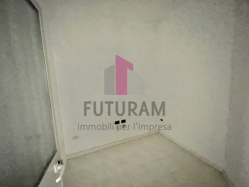 SARCEDO - 17FIL - PER INFO 0444/310220

Se stai cercando un ufficio luminoso e versatile a Sarced...