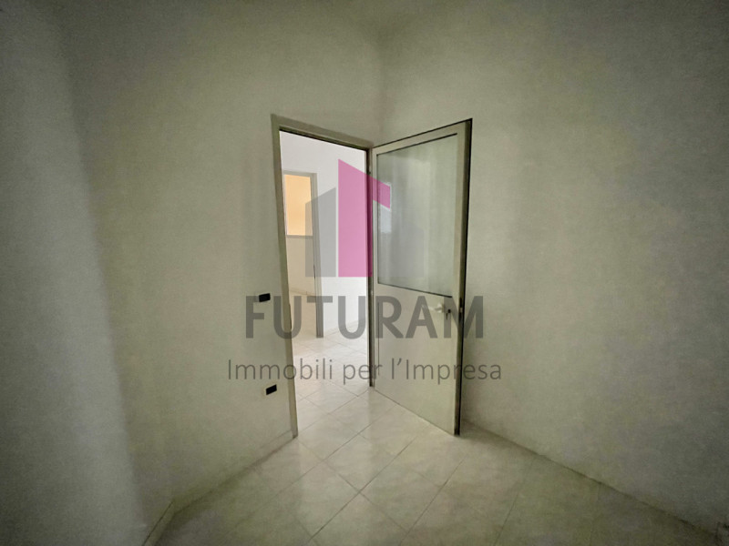 SARCEDO - 17FIL - PER INFO 0444/310220

Se stai cercando un ufficio luminoso e versatile a Sarced...