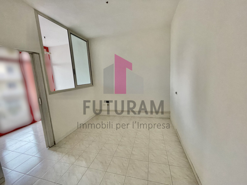 SARCEDO - 17FIL - PER INFO 0444/310220

Se stai cercando un ufficio luminoso e versatile a Sarced...