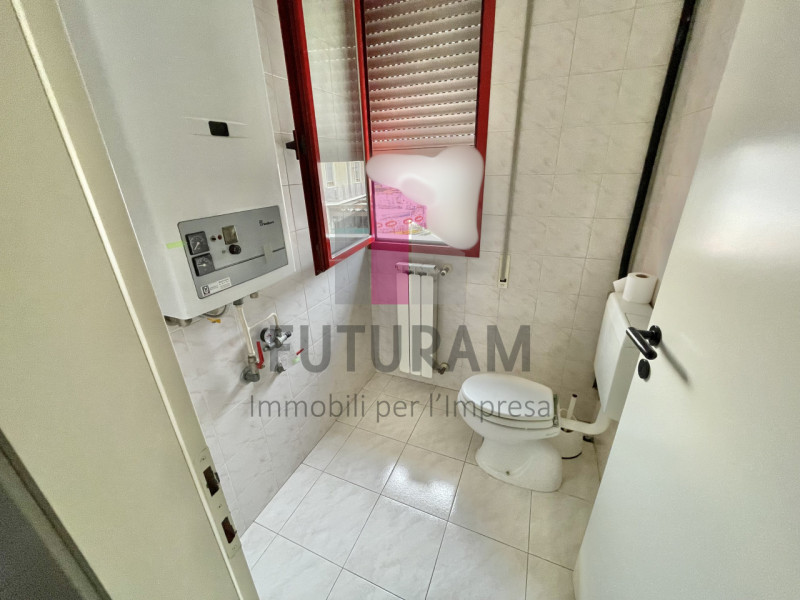 SARCEDO - 17FIL - PER INFO 0444/310220

Se stai cercando un ufficio luminoso e versatile a Sarced...