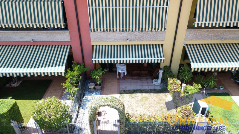 RESCHIGLIANO – Scoprite questa bellissima porzione di villetta a schiera centrale, situata in un ...