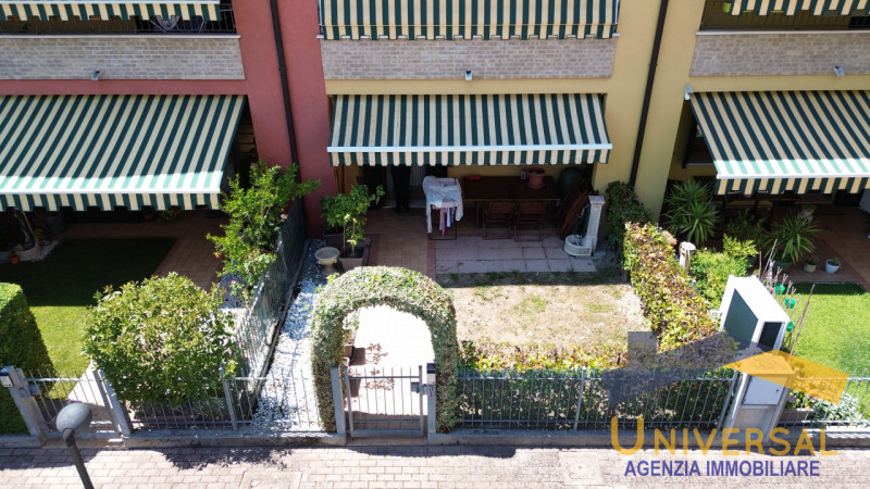 RESCHIGLIANO – Scoprite questa bellissima porzione di villetta a schiera centrale, situata in un ...