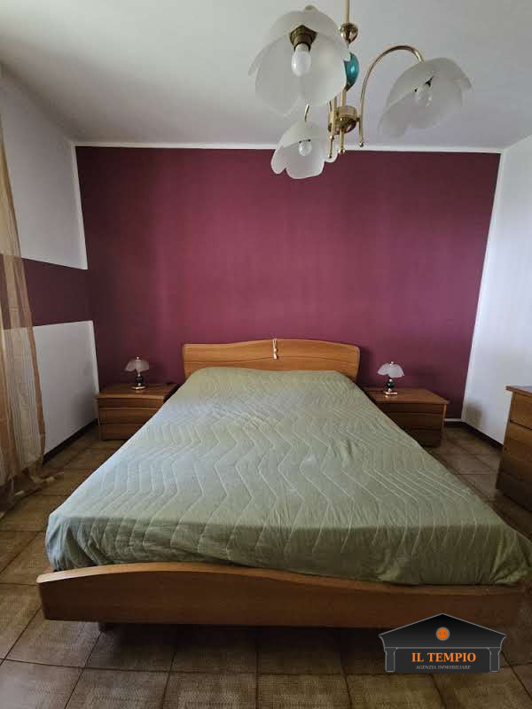 VICENZA-FINE VIALE SANT'AGOSTINO-NOGARAZZA: In strada riparata dal traffico e circondata dal verd...