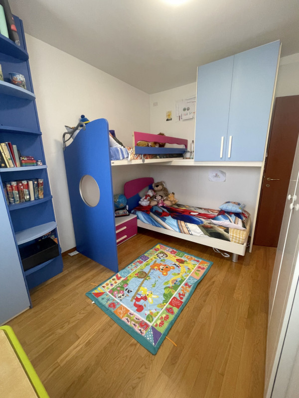 Recente porzione di trifamiliare con ingresso indipendente e scoperto esclusivo completamente pav...