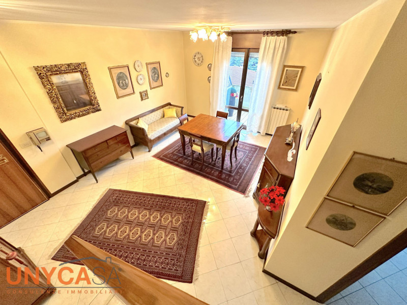 Cerchi comfort abitativo senza rinunciare allo stile classico?

Nel cuore della rinomata zona res...